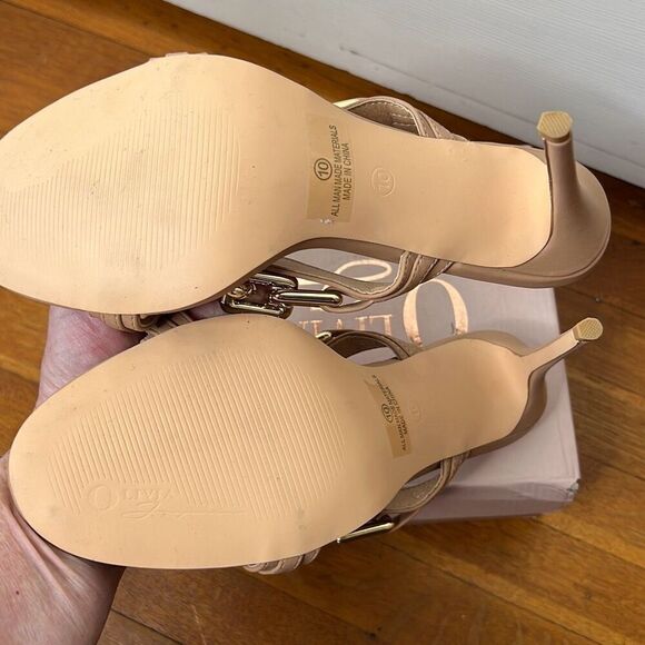 Olivia Ferragamo Chain React To Me Mules Camel NIB Size 10 Chain React To Me Mul - Picture 8 of 10